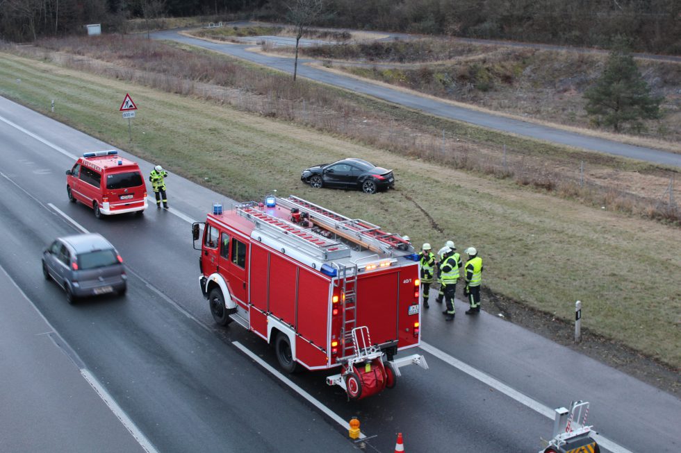 Unfall auf der A99 am 11.12. gegen 15.30 Uhr verursachte eine Komplettsperrung des Autobahnabschnitts. (Foto: B304.de/ Markus Bistrick)