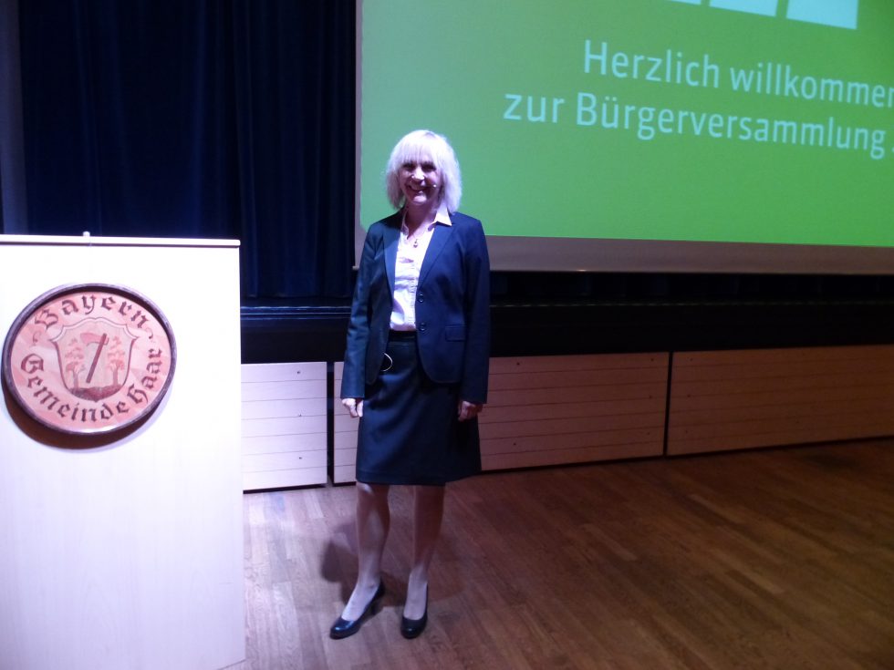 Bürgermeisterin Gabriele Müller informierte über vergangenes und Zukünftiges (Foto: B304.de)