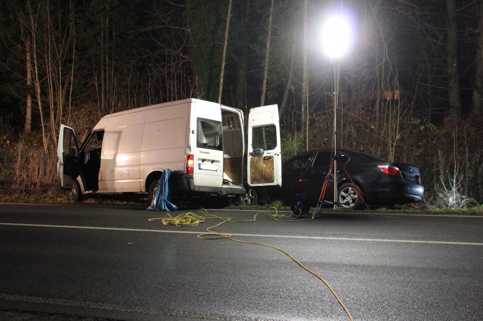 Am Montag, 12.12.2016, ereignete sich auf der Wasserburger Landstraße stadteinwärts ein Auffahrunfall, bei dem vier Personen teilweise schwer verletzt wurden. (Foto: B304.de / Markus Bistrick)