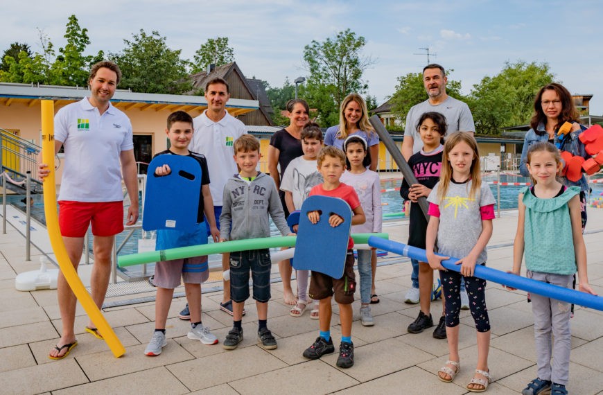 Schwimmenlernen im Freibad