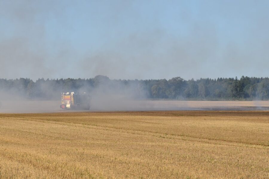 Stoppelfeld in Brand