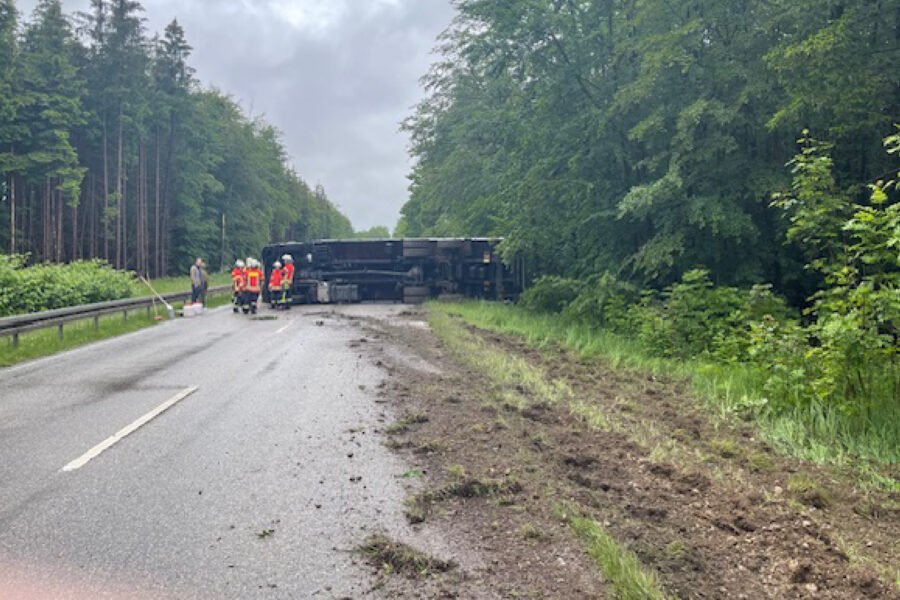 Unfall mit Getränkelaster