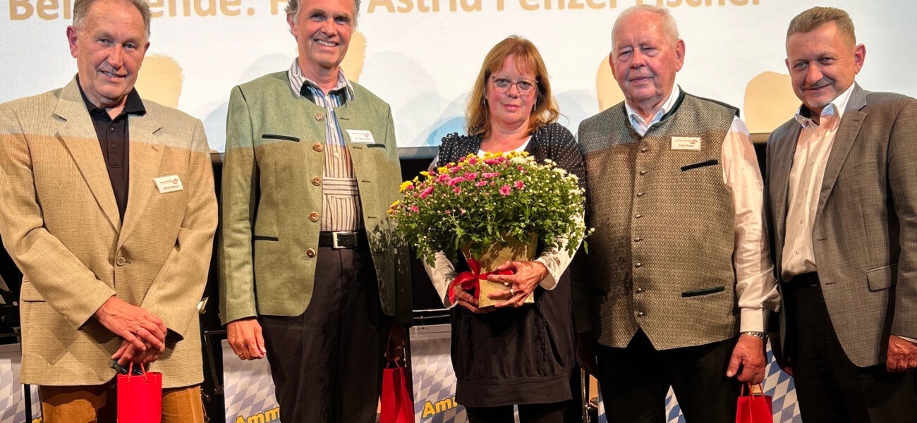 Der neue NBH-Vorstand: Manfred Renner, Dr. Ulrich Ossig, Astrid Penzel-Fischer und Franz Pfluger mit dem Wahlleiter, Grasbrunns Erstem. Bürgermeister Klaus Korneder (v.l.)