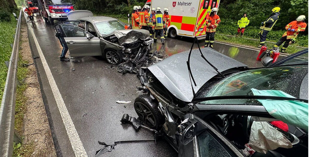 Schwerer Unfall mit 4 Verletzten