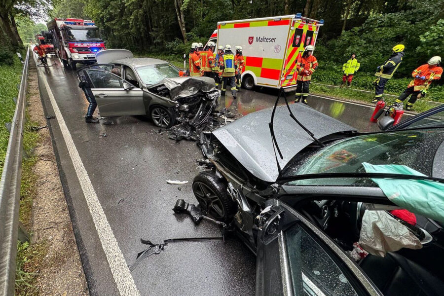 Schwerer Unfall mit 4 Verletzten