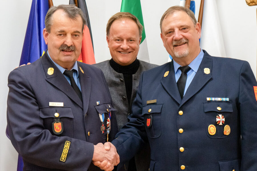 Albert Wirth wird Kreisbrandrat