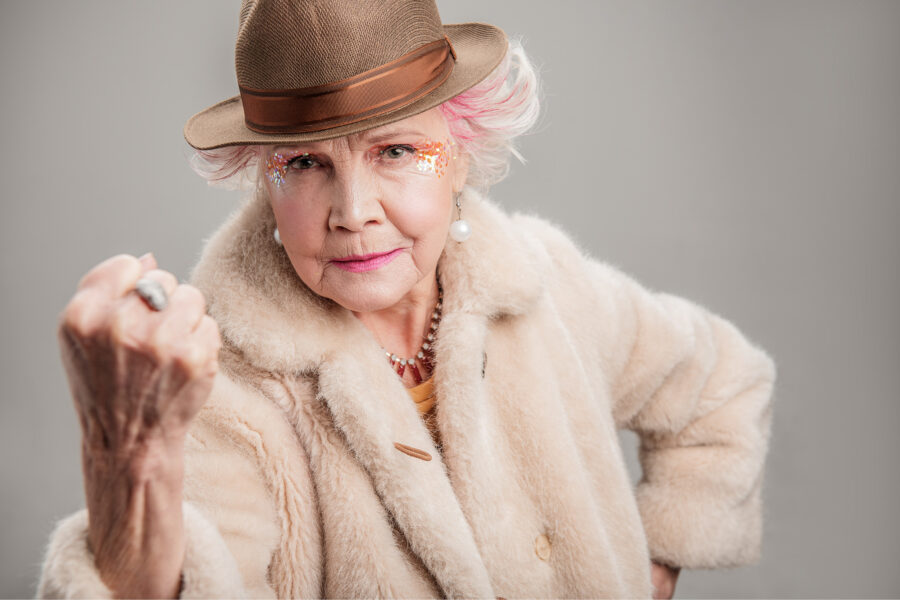 Von wegen seriös: Trickbetrug mit Pelzen, Antiquitäten & Co.