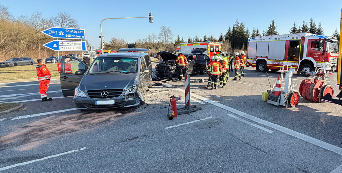Rotlicht missachtet: drei Leichtverletzte
